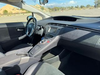 Toyota Prius 1.8 HYBRID 136cv Executive 2015