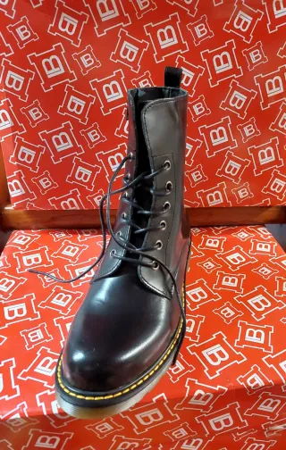 Stivaletto  anfibio    donna pelle lucida