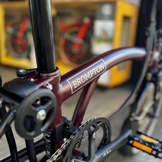 Brompton C-Line M12L Plump Red Black