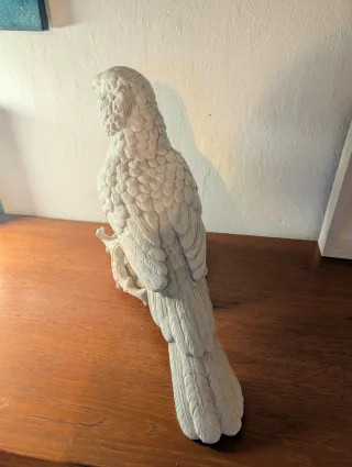 Escultura loro porcelana blanca italiana sXX
