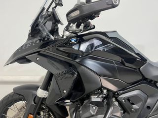 BMW R 1300 GS Triple Black con Maletas