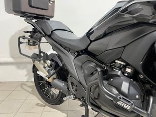 BMW R 1300 GS Triple Black con Maletas