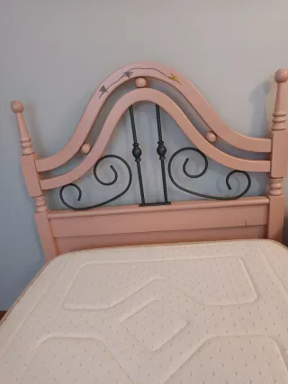 Cama individual +mesita de madera+ colchón+somier