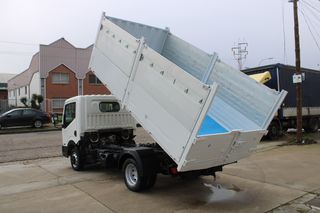 NISSAN NT400 CABSTAR BASCULANTE MUY NUEVA