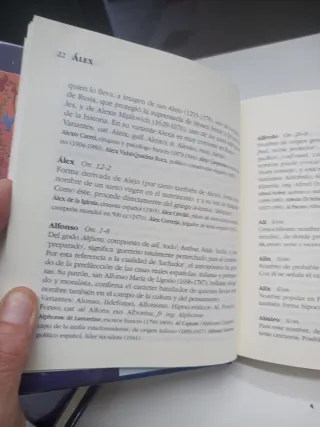 Libros de nombres de niñas y de niños.