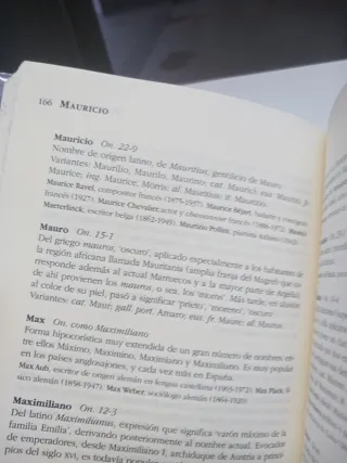 Libros de nombres de niñas y de niños.