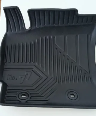 Alfombrilla Bandeja Coche Negra Toyota auris