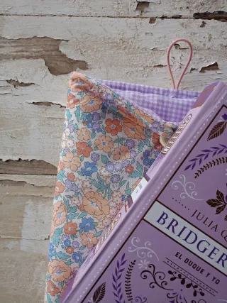 Funda para libro con estampado floral