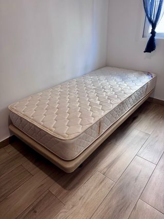 Base tapizada + colchón  1,90  x 90