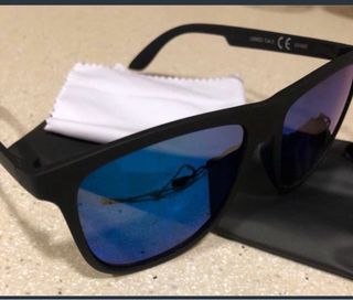 Gafas de Sol Negras y Azules