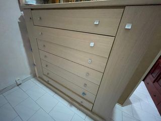 Cajonera de madera y metal