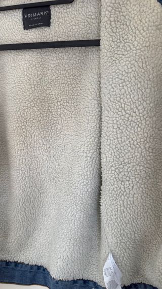 Cazadora vaquera Primark con borrego Talla XS