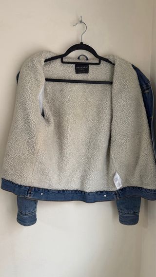 Cazadora vaquera Primark con borrego Talla XS