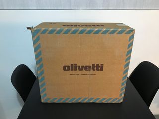 Máquina de escribir Olivetti Lettera 12, sin Usar