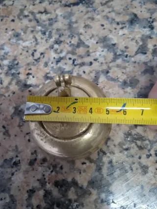 Cenicero portátil de latón