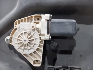 ELEVALUNAS TRASERO DERECHO MERCEDES-BENZ CLASE B