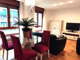 Piso en alquiler en Zona Teatro Campoamor en Oviedo