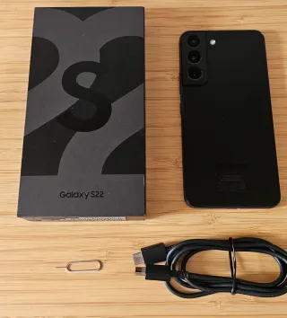 Samsung Galaxy S22 256GB + 16 Carcasas