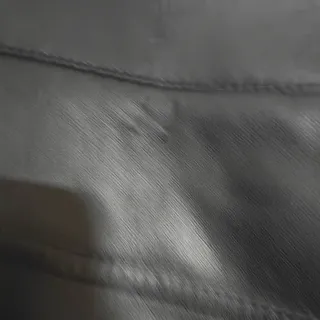 Pantalón efecto piel Mango talla 46