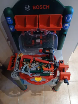 Banco de trabajo infantil Bosch y maletin