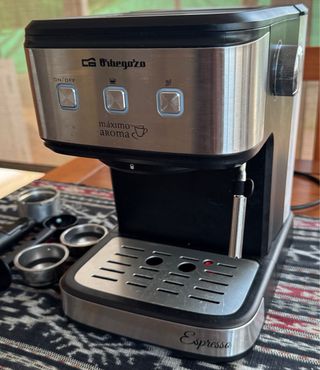 Cafetera Espresso Orbegozo CEC 8500