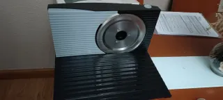Cortadora de fiambre Ufesa 100W