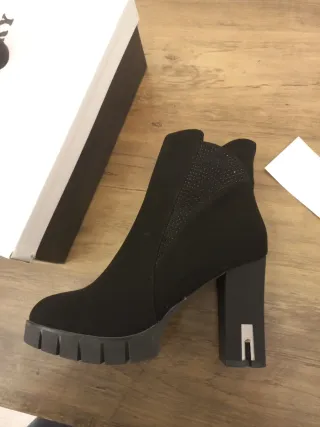 Stivali tacco alto n. 40