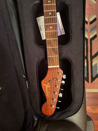 Guitarra Acústica Fender con Funda