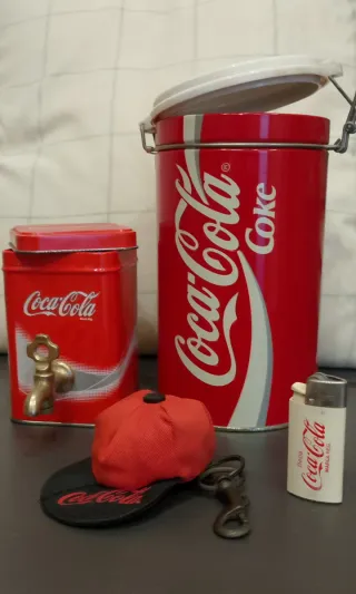 Set Coca-Cola: Lata, Tappo, Accendino e Portachiavi
