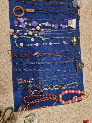 Lote de bisutería variada