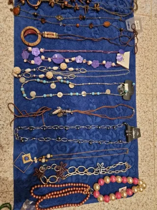 Lote de bisutería variada