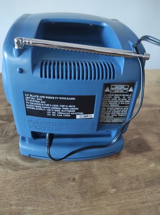 Mini TV y Radio Portátil 5.5