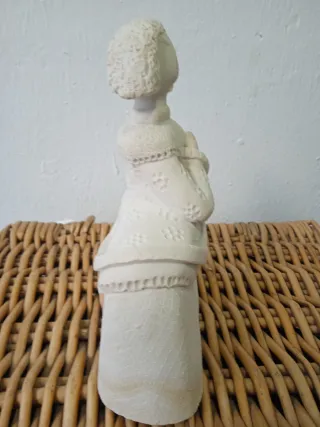 Figura mármolina Menina