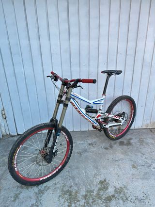 Specialized Status FSR – Bicicleta de Descenso