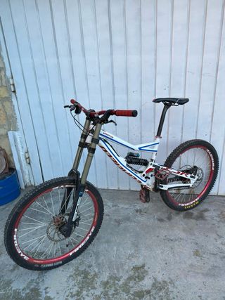 Specialized Status FSR – Bicicleta de Descenso