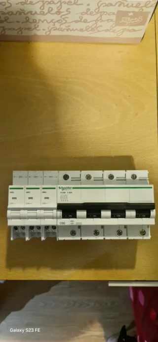 Magnetotérmico Schneider C80