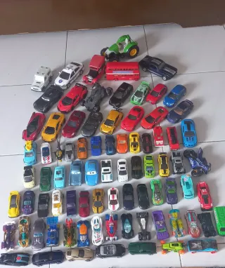 Lote de coches de juguete
