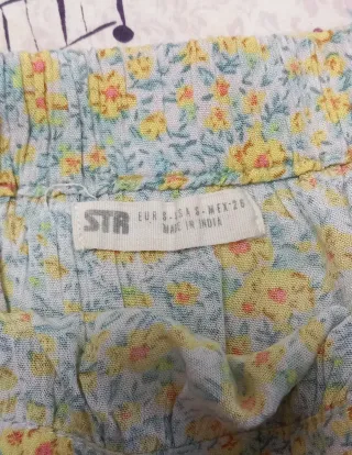 Falda corta estampada flores