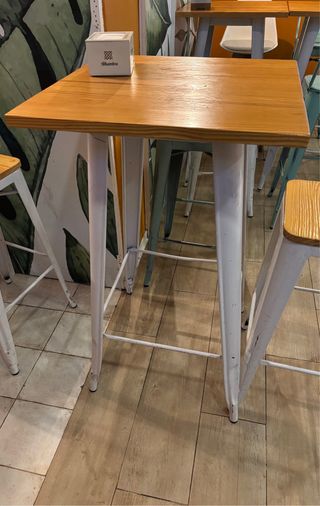 Mesas altas de bar madera y metal