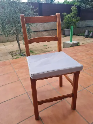 Sillas madera y rafia