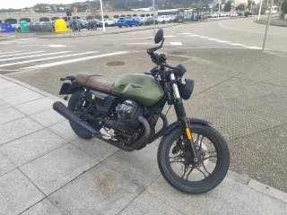 Moto Guzzi V7 Stone