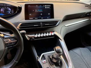 Peugeot 3008 1.2 gasolina 130cv Allure