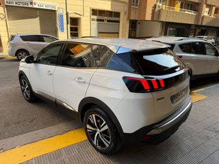 Peugeot 3008 1.2 gasolina 130cv Allure