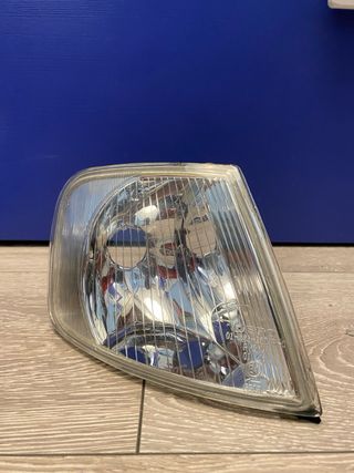Faro derecho Audi A3 8L.