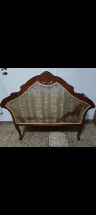 Sofá pequeña antiguo tapizado tela y madera