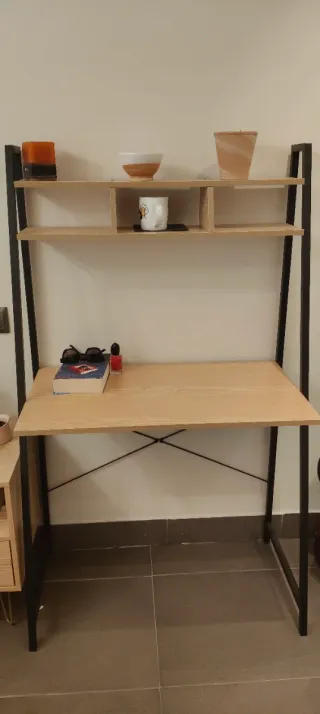 Escritorio madera y metal