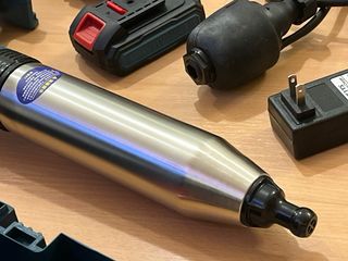 Herramienta desatascador tuberías eléctrica