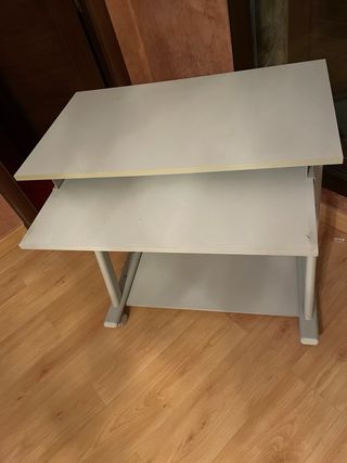 Escritorio de mesa gris y blanco