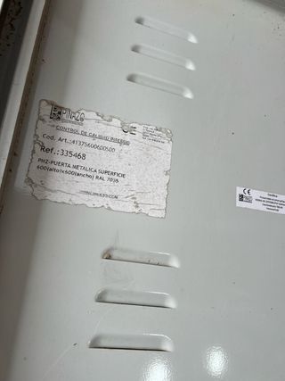 Caja y puerta contador luz