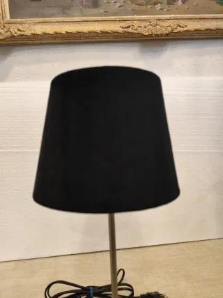 Lampada da tavolo moderna in tessuto e metallo